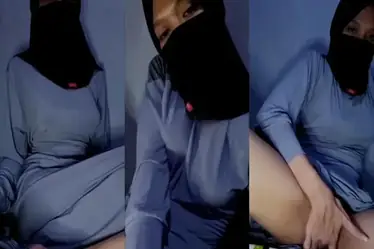 Nina Asanti Jilbab Cantik Colmek Basah poster